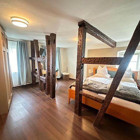Hotel Adler Am Schloss Bonnigheim Екстер'єр фото